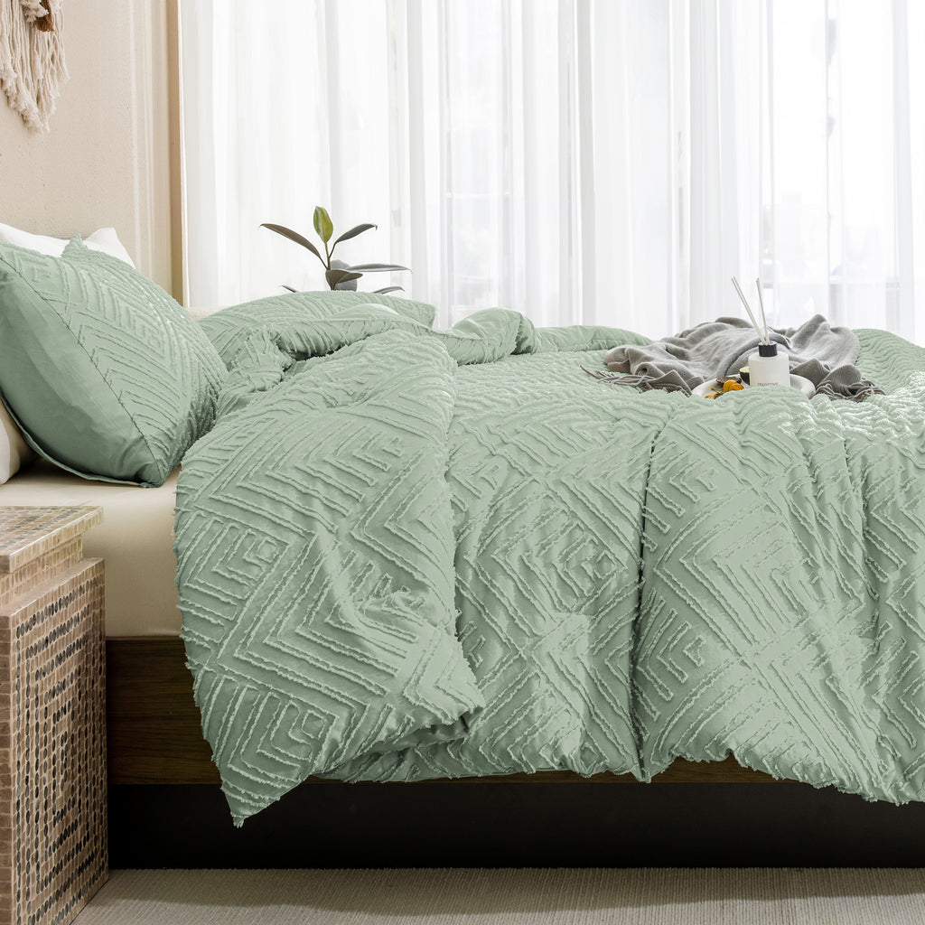 ANGENIA Comforter Set, 3 Pieces Fluffy Cream Boho Bedding Comforters Set, Soft Lightweight Tufted Down Alternative Bed Set for All Season