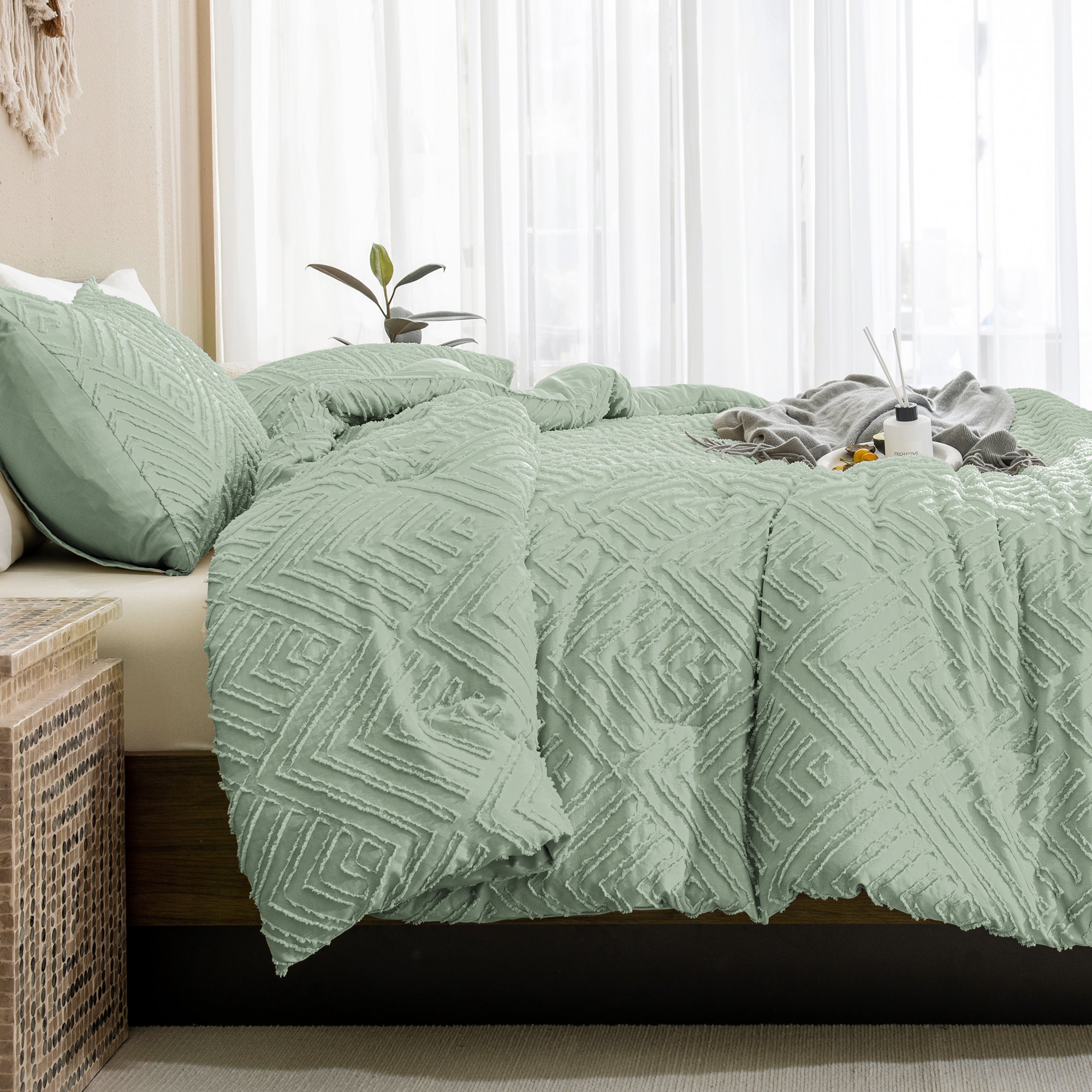 ANGENIA Comforter Set, 3 Pieces Fluffy Cream Boho Bedding Comforters Set, Soft Lightweight Tufted Down Alternative Bed Set for All Season
