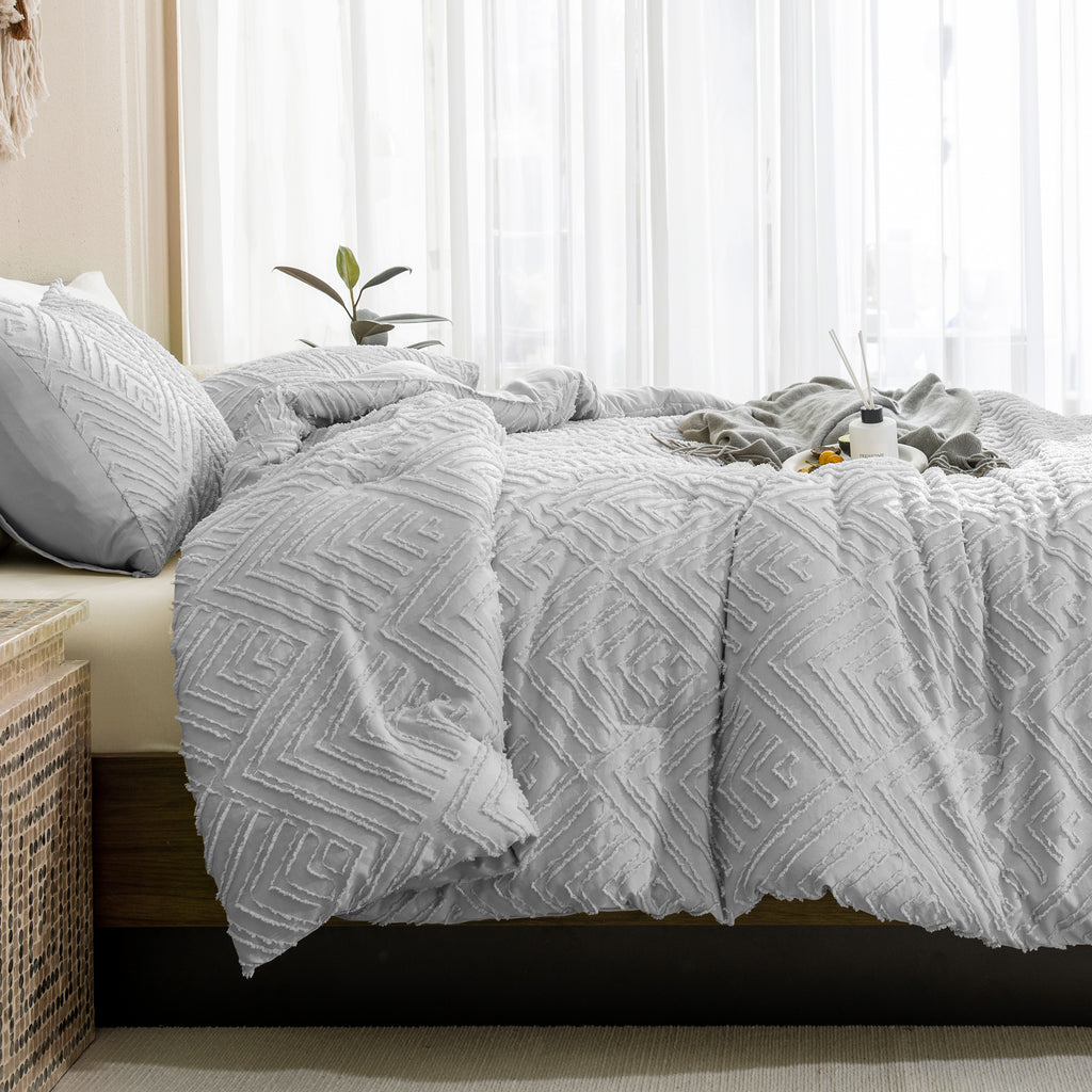 ANGENIA Comforter Set, 3 Pieces Fluffy Cream Boho Bedding Comforters Set, Soft Lightweight Tufted Down Alternative Bed Set for All Season