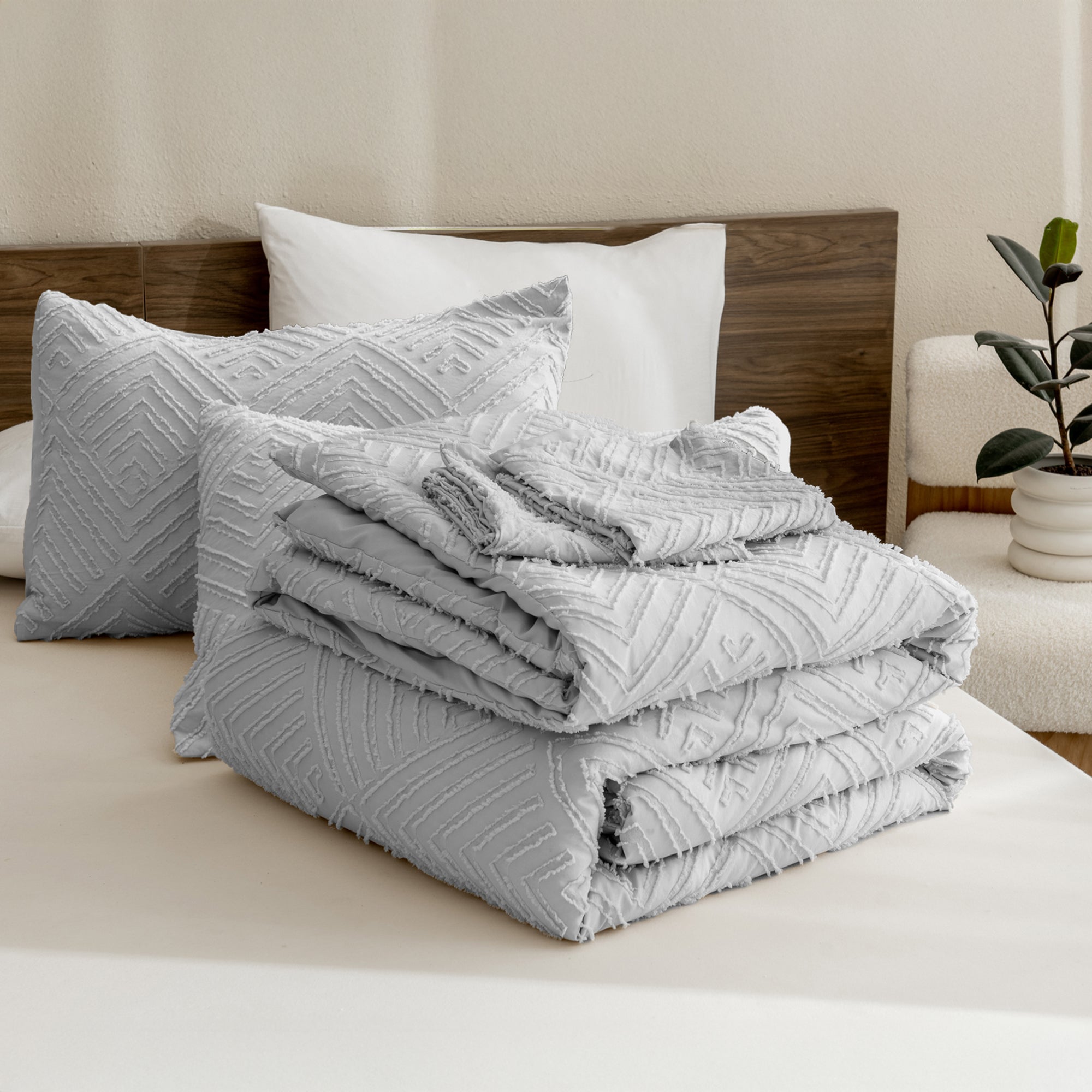 ANGENIA Comforter Set, 3 Pieces Fluffy Cream Boho Bedding Comforters Set, Soft Lightweight Tufted Down Alternative Bed Set for All Season