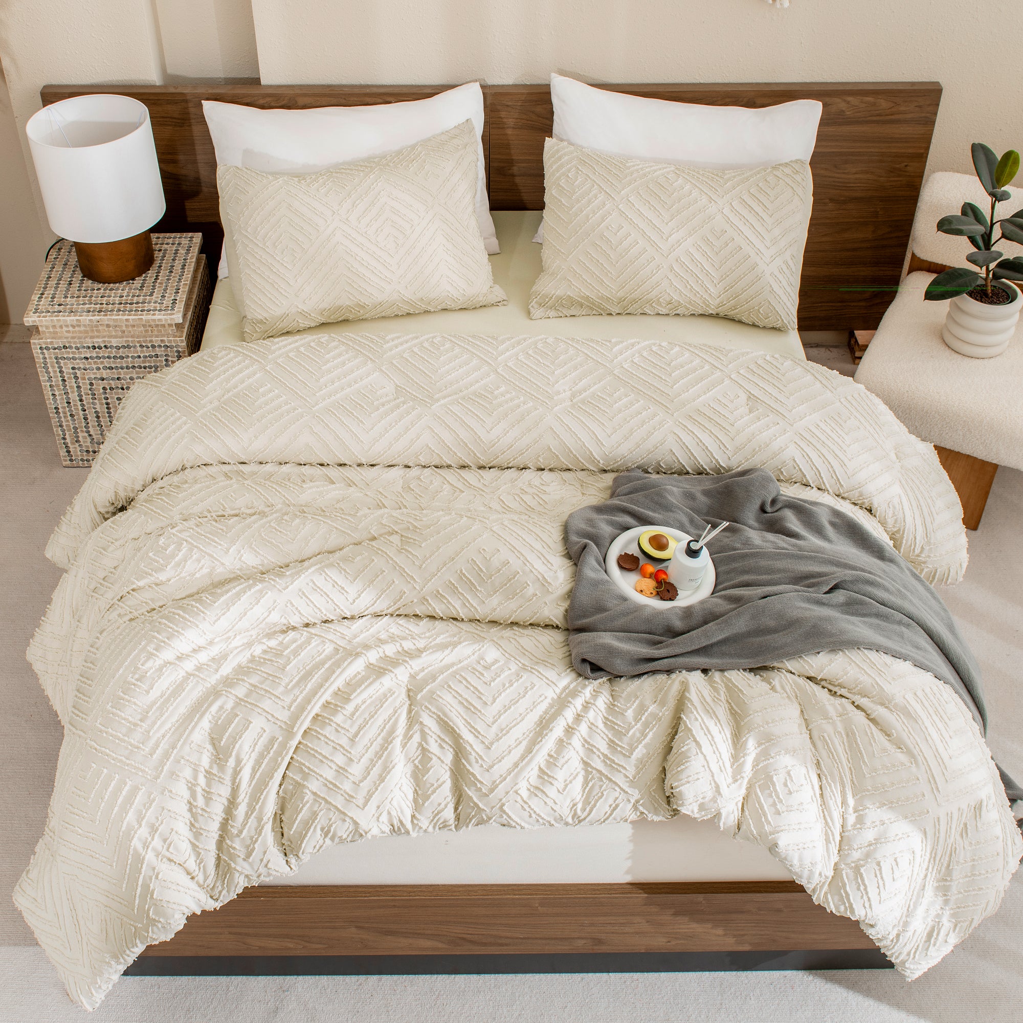 ANGENIA Comforter Set, 3 Pieces Fluffy Cream Boho Bedding Comforters Set, Soft Lightweight Tufted Down Alternative Bed Set for All Season