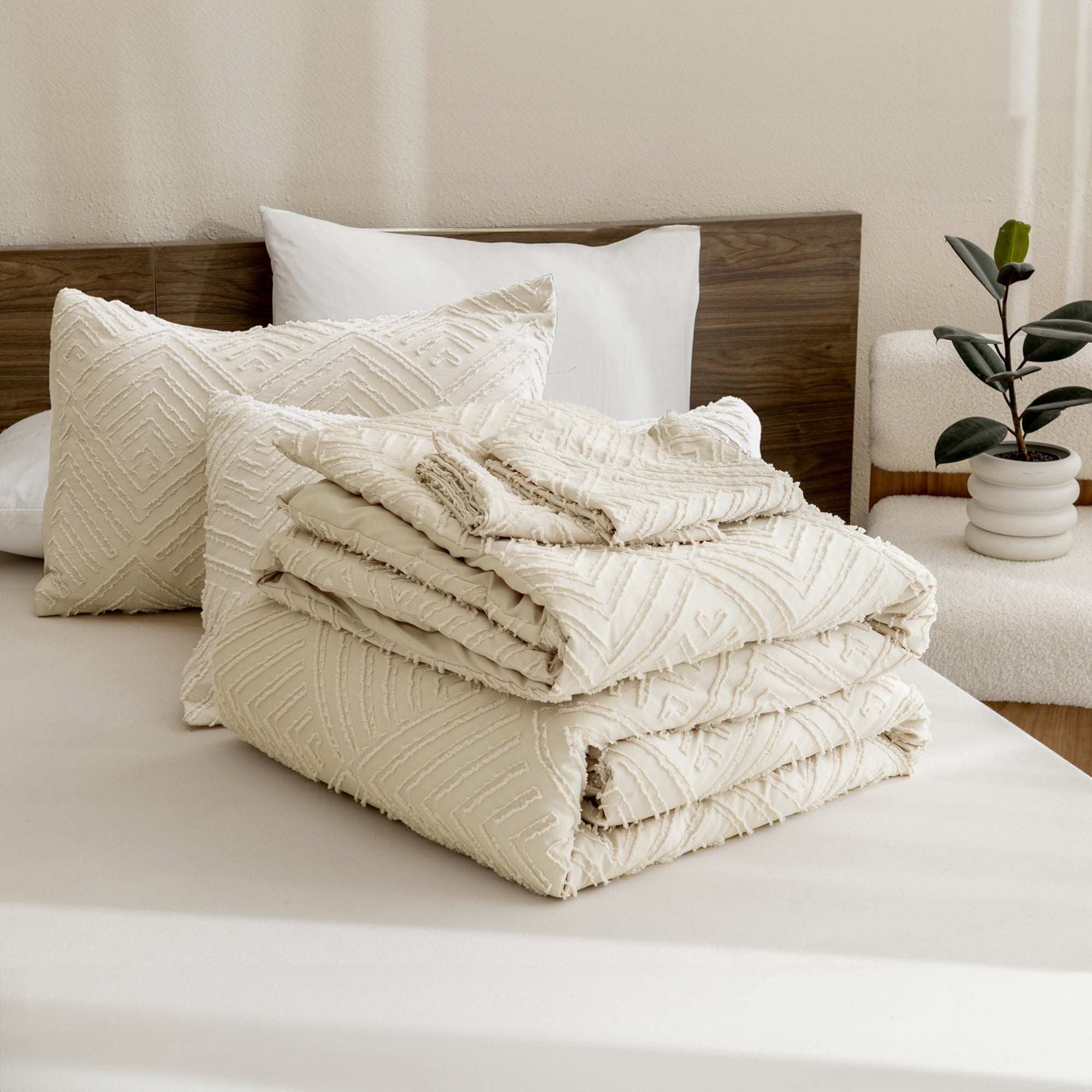 ANGENIA Comforter Set, 3 Pieces Fluffy Cream Boho Bedding Comforters Set, Soft Lightweight Tufted Down Alternative Bed Set for All Season