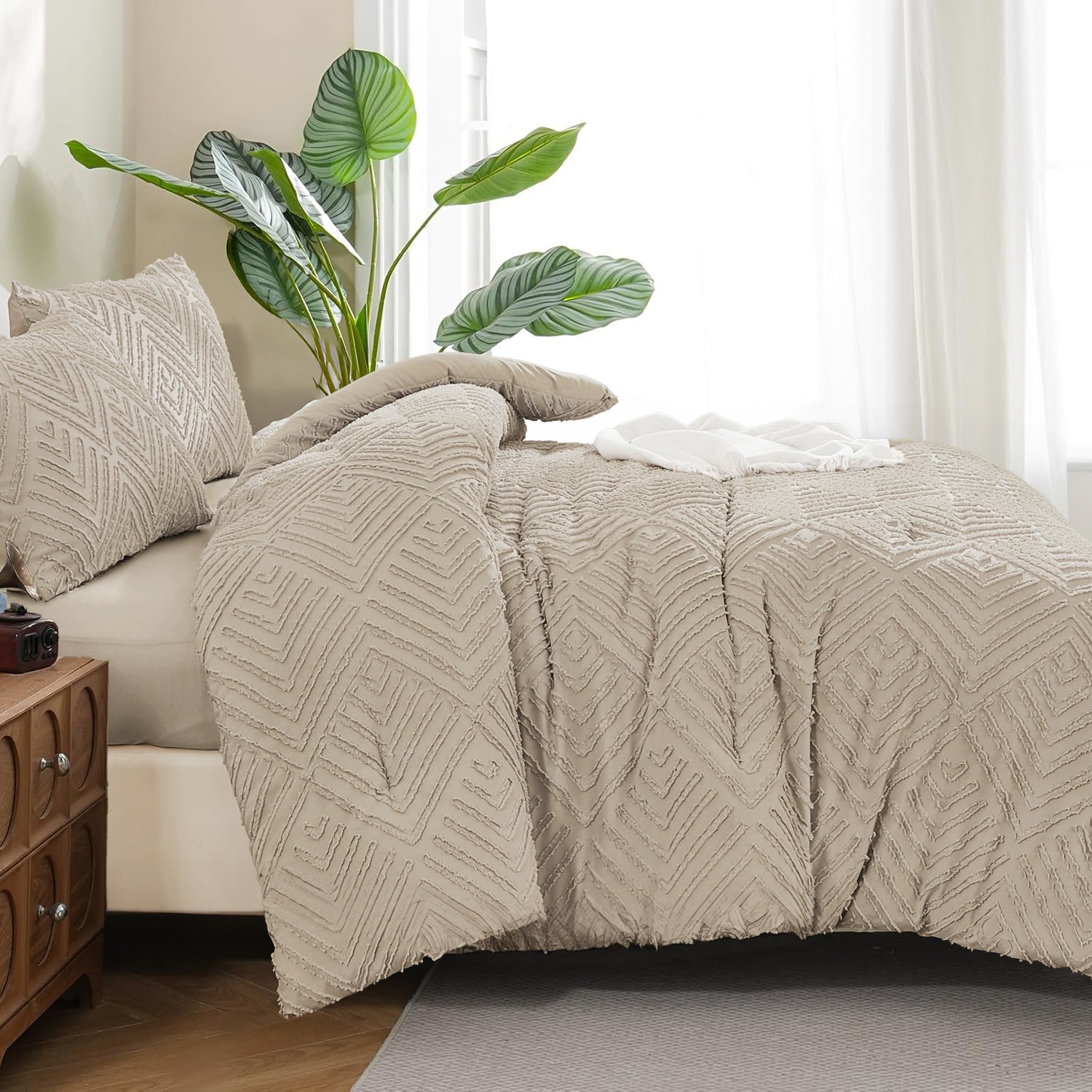ANGENIA Bohemian Cream Comforter Set with Sheet, 7 Pieces Bed in a Bag Soft Lightweight Fluffy Tufted All Season Bed Set with Comforter, Sheets, Pillowcases & Shams