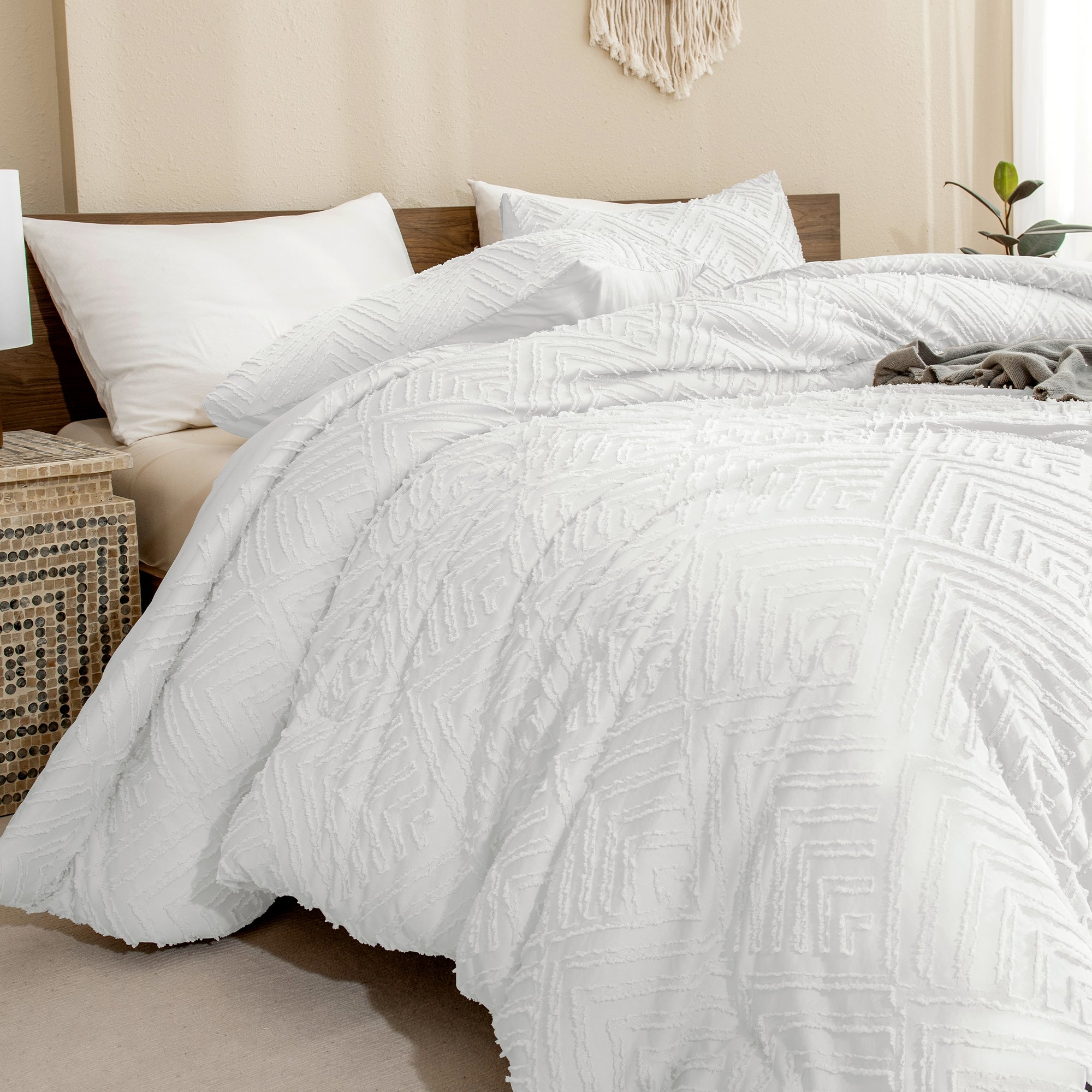 ANGENIA Comforter Set, 3 Pieces Fluffy Cream Boho Bedding Comforters Set, Soft Lightweight Tufted Down Alternative Bed Set for All Season